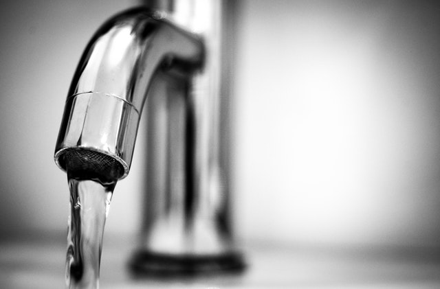 Montering af ny vandhane på badeværelse eller i jeres køkken. Modtag et tilbud på VVS.